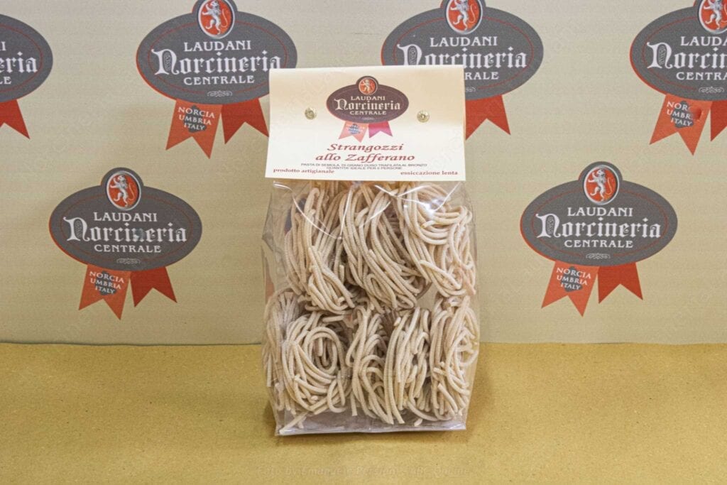 strangozzi allo zafferano pasta dall umbria