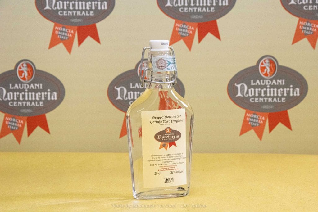 Grappa al tartufo norcina