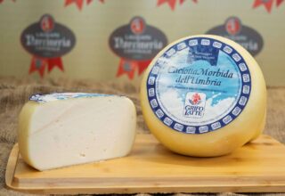 caciotta cremosa di norcia norcinerialaudani